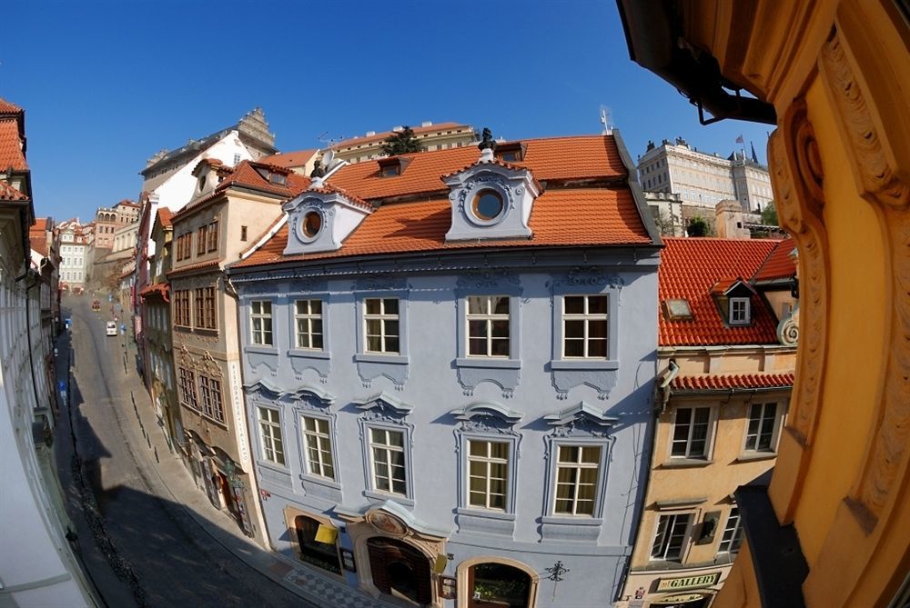 U Zlate Podkovy - At The Golden Horseshoe Prag Dış mekan fotoğraf